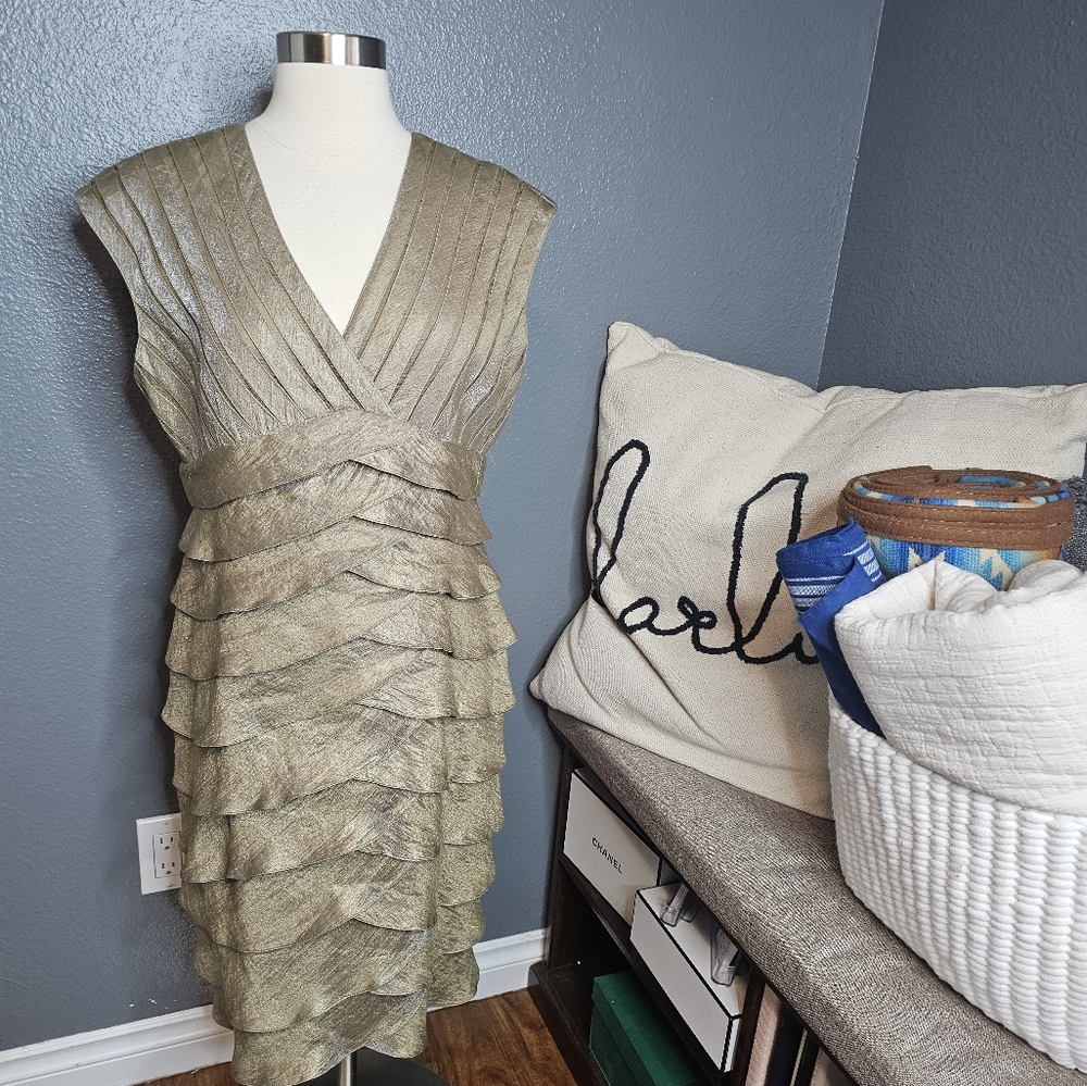 Adrianna Papell gold ruffled party dress size 14